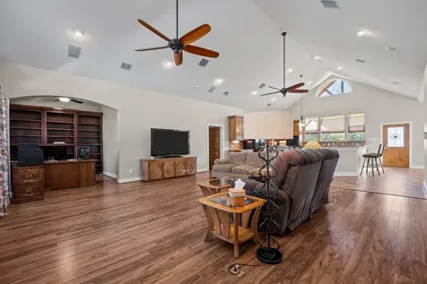 3998 County Road 612 Angleton TX 77515