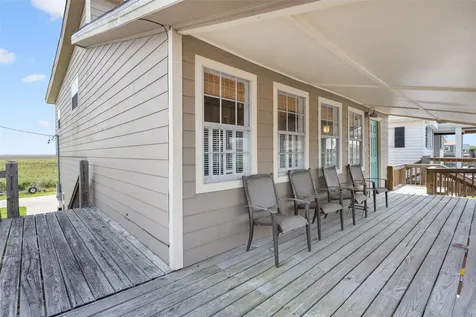1247 Bay Street Crystal Beach TX 77650