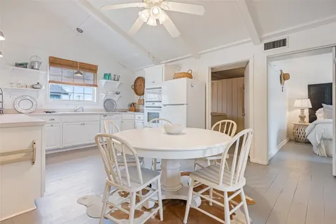 1247 Bay Street Crystal Beach TX 77650