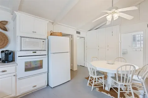 1247 Bay Street Crystal Beach TX 77650