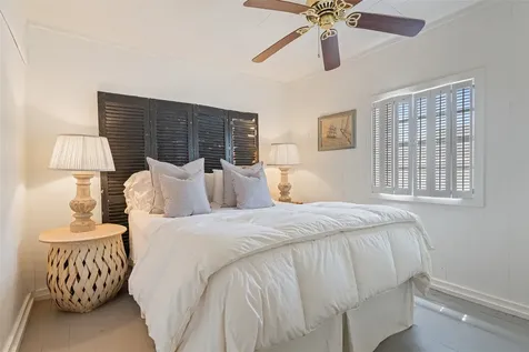 1247 Bay Street Crystal Beach TX 77650