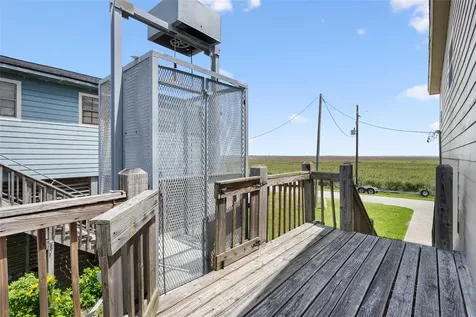 1247 Bay Street Crystal Beach TX 77650