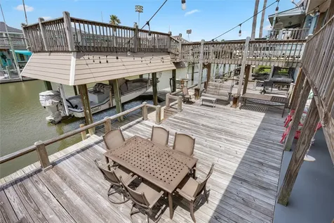 1247 Bay Street Crystal Beach TX 77650