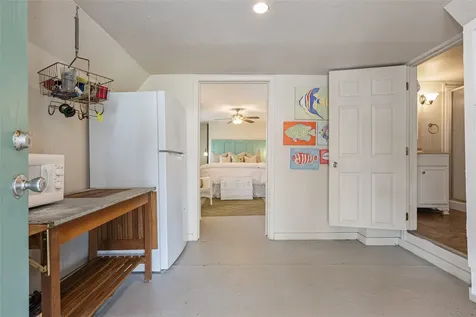 1247 Bay Street Crystal Beach TX 77650