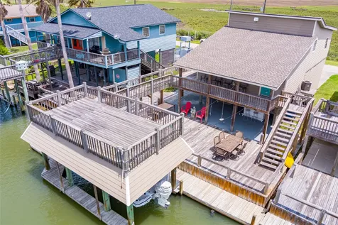 1247 Bay Street Crystal Beach TX 77650