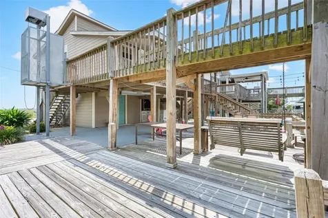 1247 Bay Street Crystal Beach TX 77650
