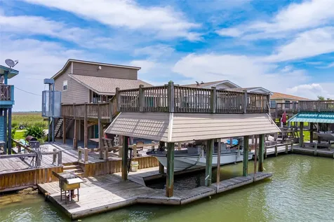 1247 Bay Street Crystal Beach TX 77650