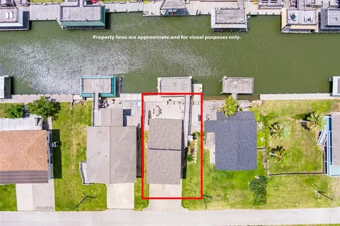 1247 Bay Street Crystal Beach TX 77650
