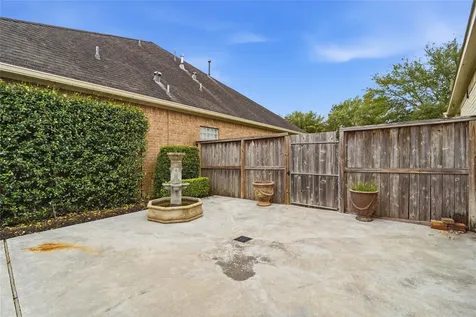 2419 S Venice Drive Pearland TX 77581