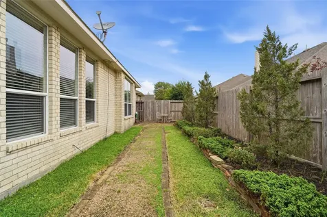 2419 S Venice Drive Pearland TX 77581