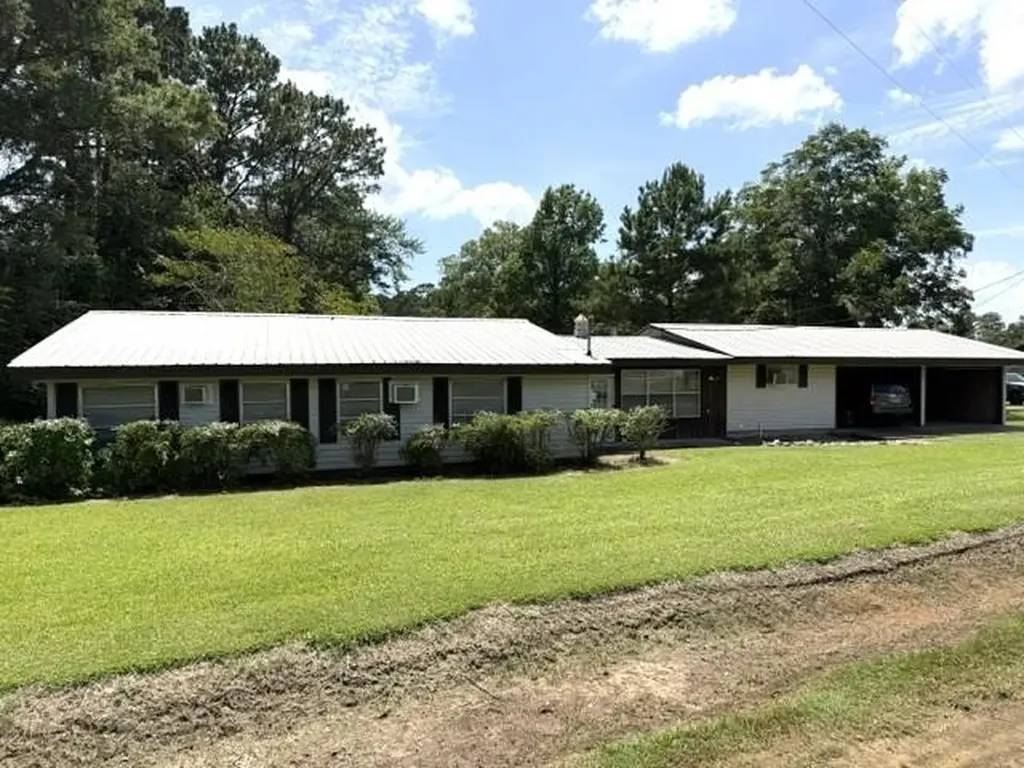 260 Pr 8574 Broaddus TX 75929