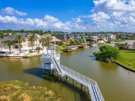 2201 Water Way Seabrook TX 77586