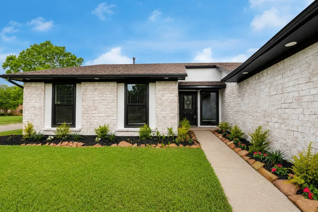 2503 Buffalo Trail Sugar Land TX 77479