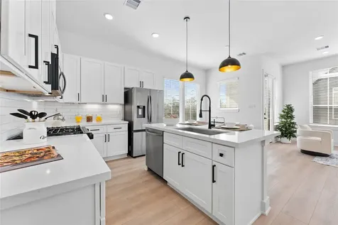 3105 Jensen Dr B Houston TX 77026