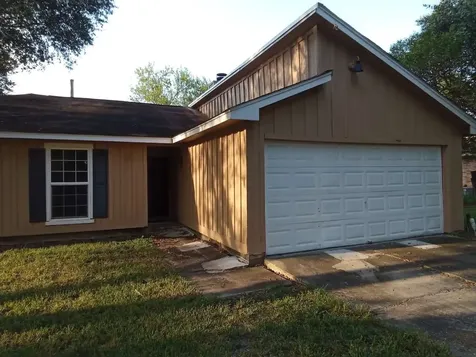 2410 Daffodil Street Highlands TX 77562