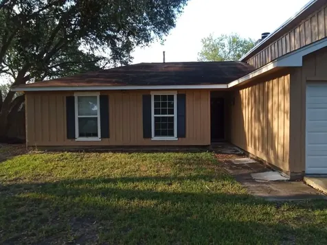 2410 Daffodil Street Highlands TX 77562