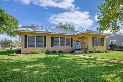 458 N Franklin Street La Grange TX 78945