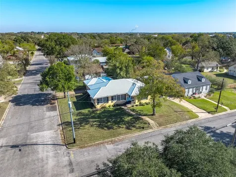 458 N Franklin Street La Grange TX 78945