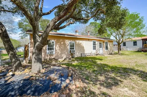 5440 W 7th Street Sheridan TX 77475