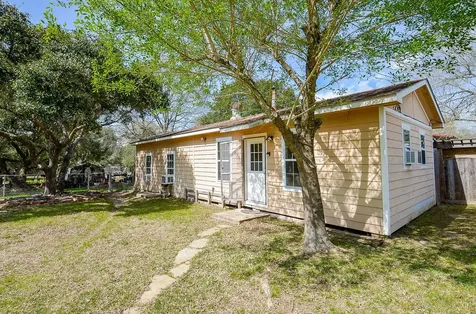 5440 W 7th Street Sheridan TX 77475