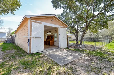 5440 W 7th Street Sheridan TX 77475