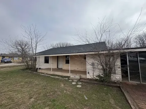 610 W Garrison Avenue Electra TX 76360