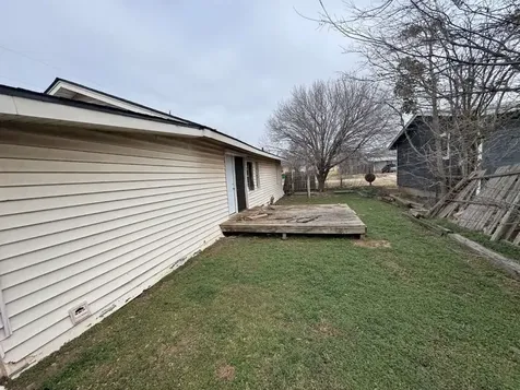 610 W Garrison Avenue Electra TX 76360