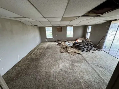 610 W Garrison Avenue Electra TX 76360
