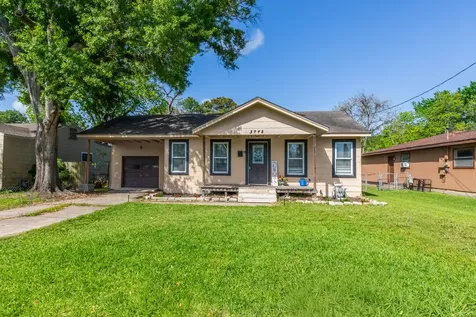 3748 Grant Avenue Groves TX 77619