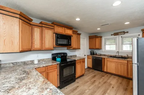 3748 Grant Avenue Groves TX 77619