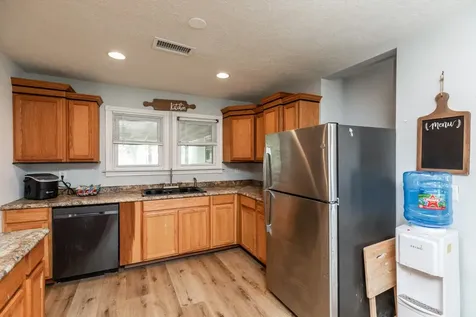 3748 Grant Avenue Groves TX 77619