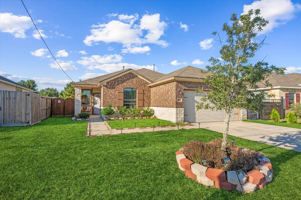 1585 Road 5102 Cleveland TX 77327