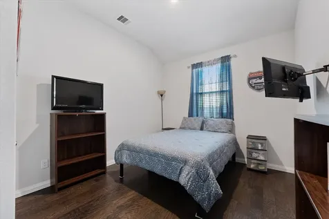 1585 Road 5102 Cleveland TX 77327