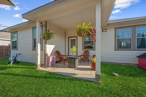 1585 Road 5102 Cleveland TX 77327
