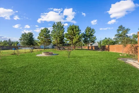 1585 Road 5102 Cleveland TX 77327