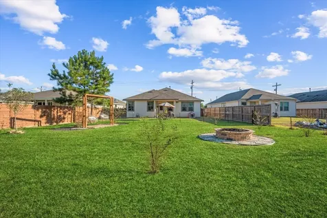 1585 Road 5102 Cleveland TX 77327