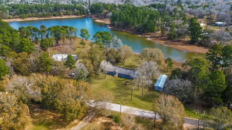 11759 W Hollyhill Drive Plantersville TX 77363
