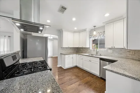 427 Biscayne Boulevard El Lago TX 77586