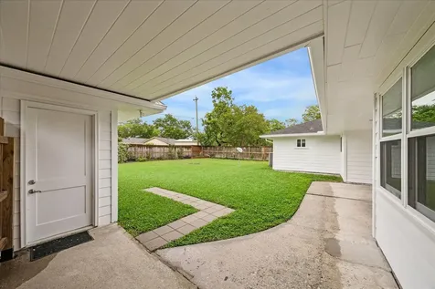 427 Biscayne Boulevard El Lago TX 77586