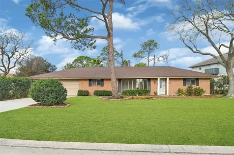 2515 Baycrest Drive Houston TX 77058