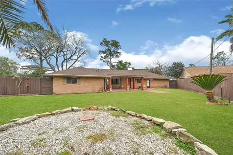 2515 Baycrest Drive Houston TX 77058