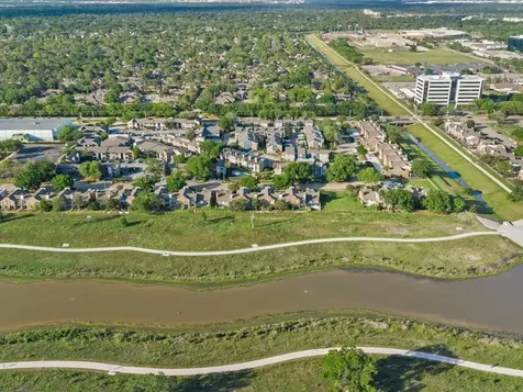 15932 Seahorse Drive 272 Houston TX 77062