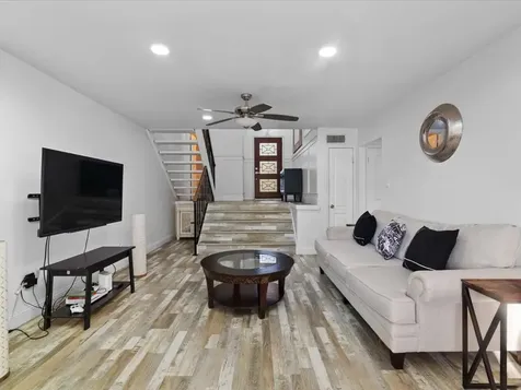15932 Seahorse Drive 272 Houston TX 77062
