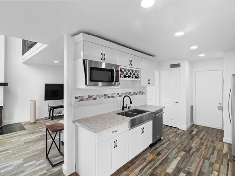15932 Seahorse Drive 272 Houston TX 77062