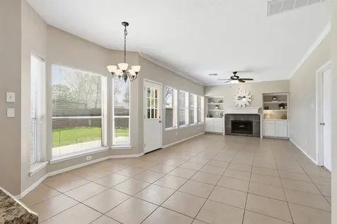 322 Welford Lane Highlands TX 77562