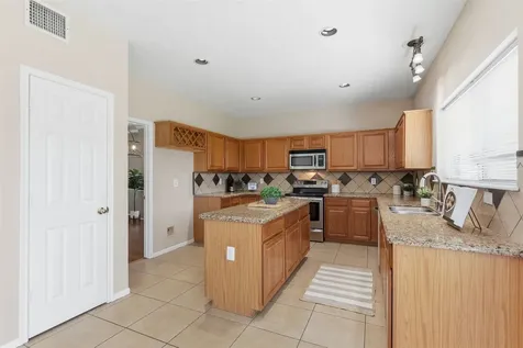 322 Welford Lane Highlands TX 77562