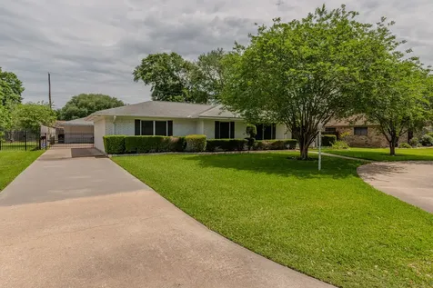 1700 N 30th Street Nederland TX 77627