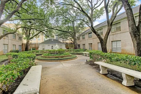 2600 Bellefontaine Street C22 Houston TX 77025