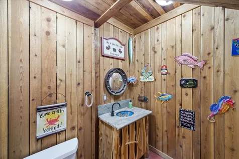 241 Tamana Drive Tiki Island TX 77554