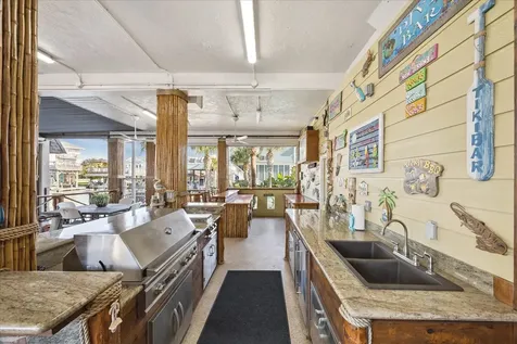241 Tamana Drive Tiki Island TX 77554